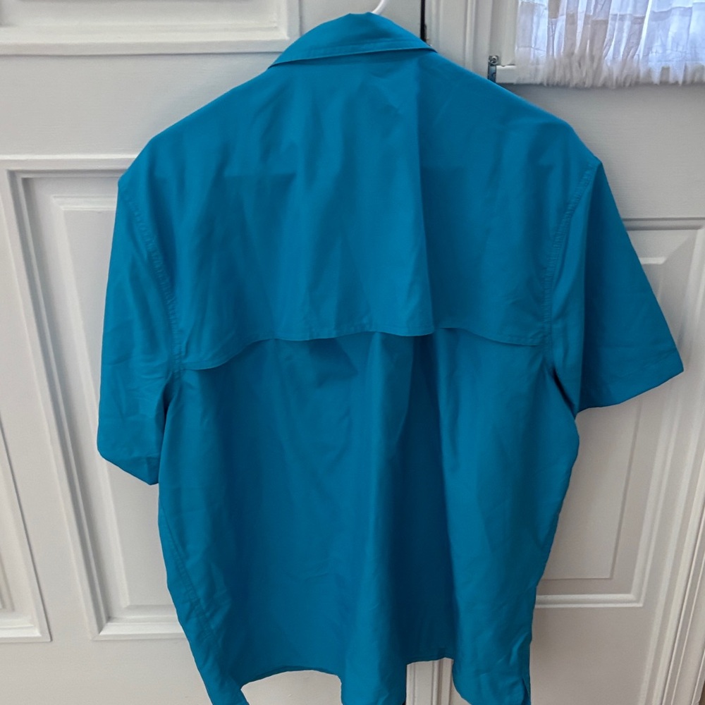 Eddie Bauer Turquoise Short Sleeve Sun Shirt like new - Picture 3 of 3